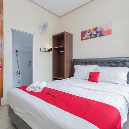 Reddoorz At Wr Supratman Batu Hotel Batu  Exterior photo