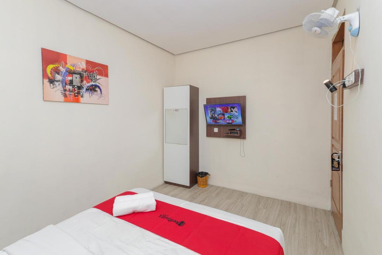 Reddoorz At Wr Supratman Batu Hotel Batu  Exterior photo